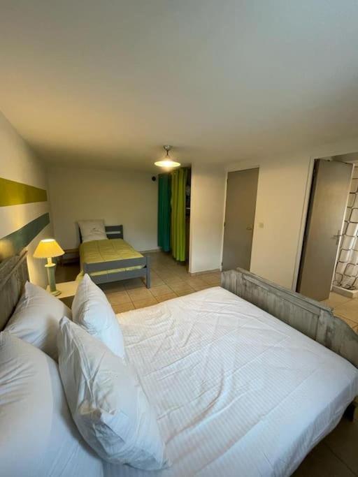 Appartement Paisible Pres Des Pistes De Ski 4 Pers Fontrabiouse Экстерьер фото